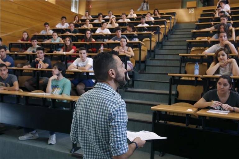 Más del 98% del profesorado valenciano, en su puesto de trabajo en el inicio del curso escolar