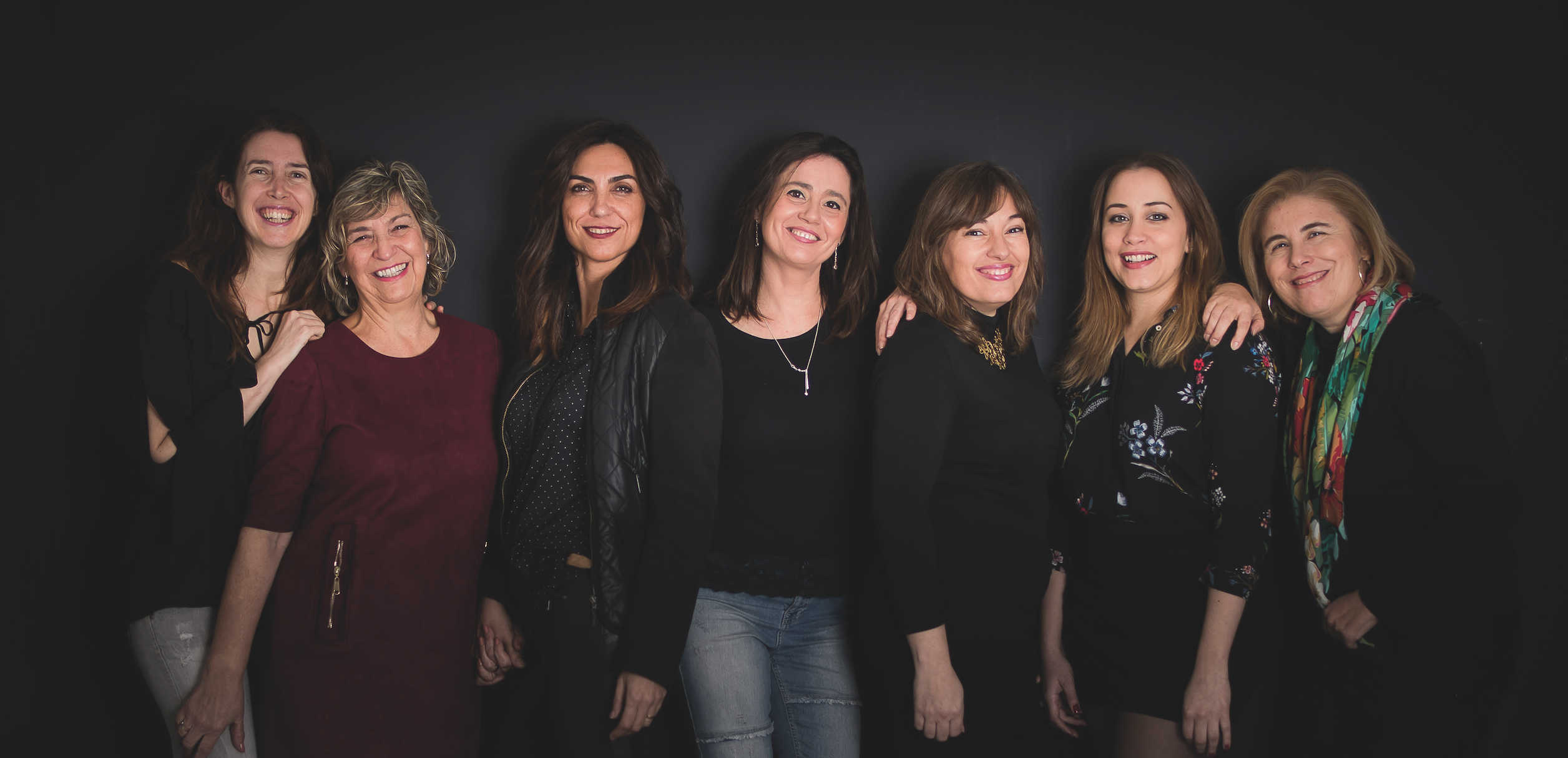 Las integrantes del colectivo Artemisa: Miriam Jiménez Iriarte, Ana Lozano, Eva G. Guerrero, Marisa Alemany, Cruz Gabaldón, Elena Denia y María Tordera (MARVY) - 