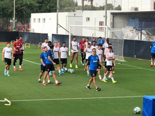 Coquelin y Wass se suman al grupo, los españoles, aparte