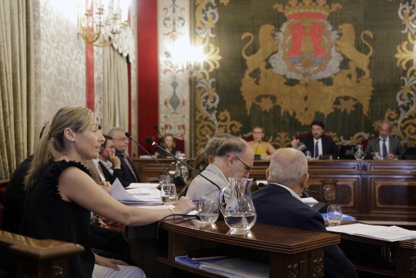 El bipartito de Alicante saca adelante inversiones en barrios por 28 millones sin apoyo de la oposición
