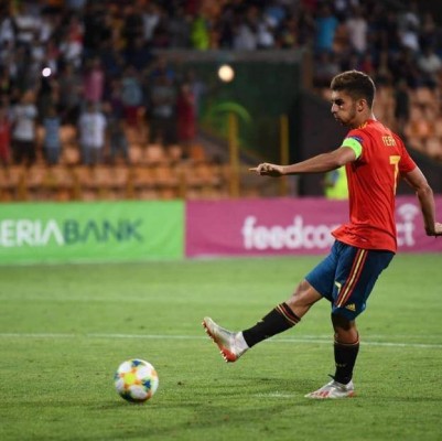 Ferran Torres busca su primera titularidad con la sub21