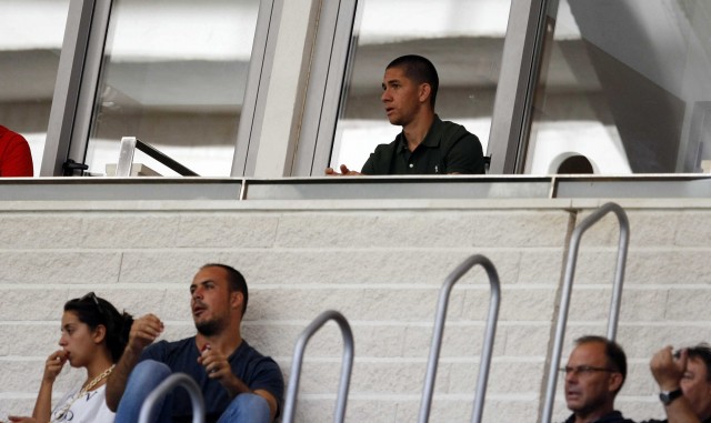 Danilo sigue el partido ante el Lugo desde la grada