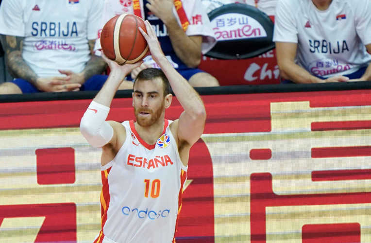 España tumba a Serbia y se enfrentará a Polonia en cuartos