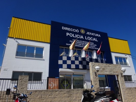 Dénia destina 322.000 euros a renovar los coches con los que patrulla
Policía Local