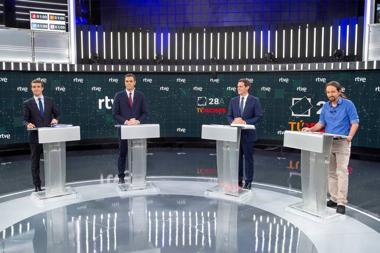 La venda antes de la herida: TVE licita contratos para decorados electorales