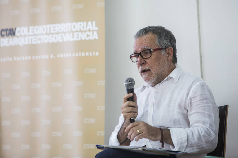 Plan Cabanyal aboga por vender las más de 150 viviendas públicas para acelerar la rehabilitación