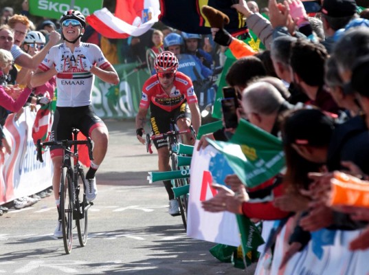 Eslovenia reina en Los Machucos, etapa para Pogacar y Roglic más líder 