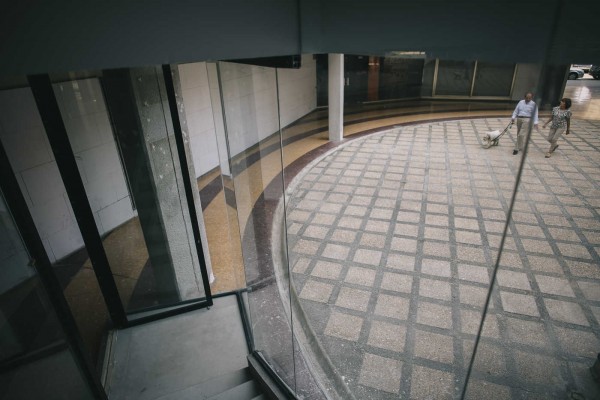 Se apagó la Luz: el olvido definitivo de la plaza de edificios que imaginó GO.DB para València

