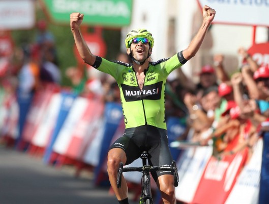 Mikel Iturria prueba la gloria después del dolor y Roglic sigue de rojo
