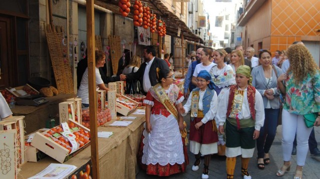 Alcalà de Xivert pone en valor el producto local con séptima edición de la Fira de la Tomata de Penjar