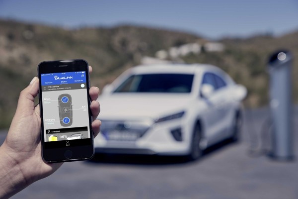 Hyundai mejora la experiencia de conducción de los clientes europeos con Bluelink® Connected Car Services