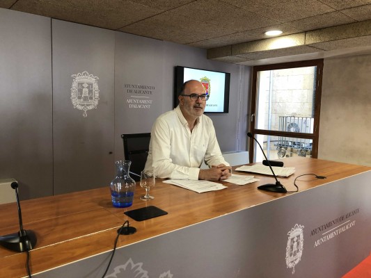 La contrata de limpieza: Moragues escrutará las cuentas de la UTE y los inspectores, su prestación