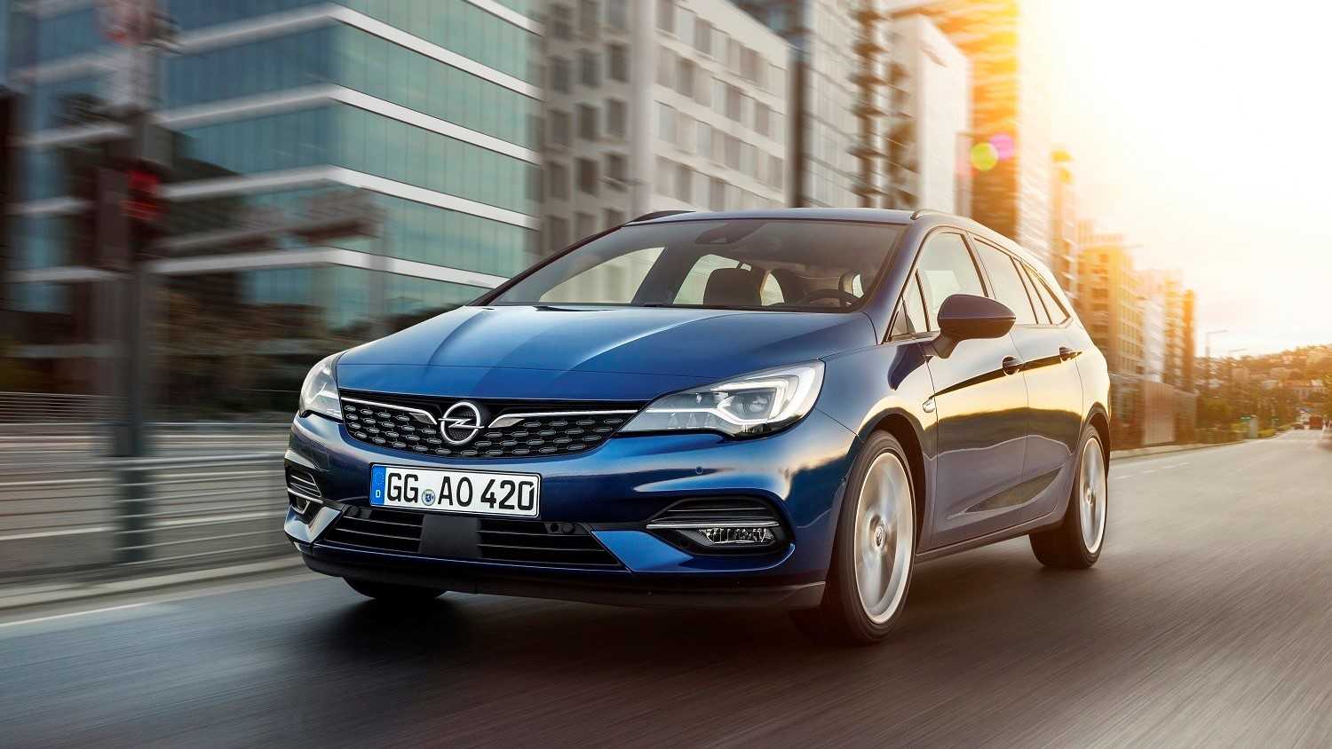 Opel pone a la venta en España el nuevo Astra con una generación de motores más eficiente