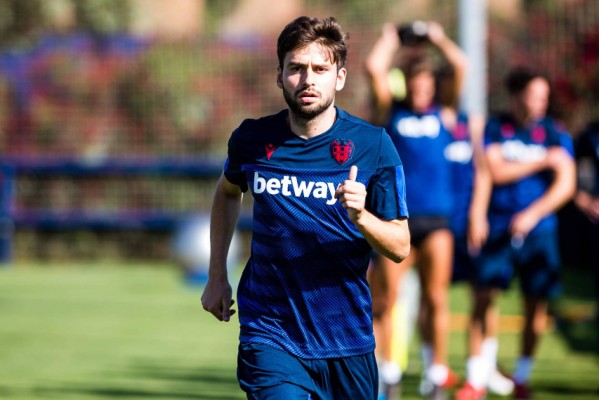 Acuerdo entre el Levante UD y el RC Strasbourg para el traspaso de Sanjin Prcic
