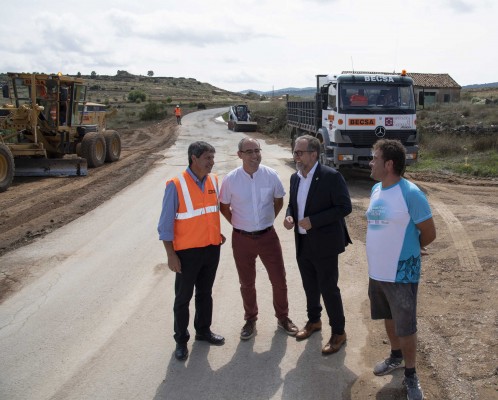 Martí visita las obras de carreteras en El Toro y se interesa por la movilidad en el Alto Palancia