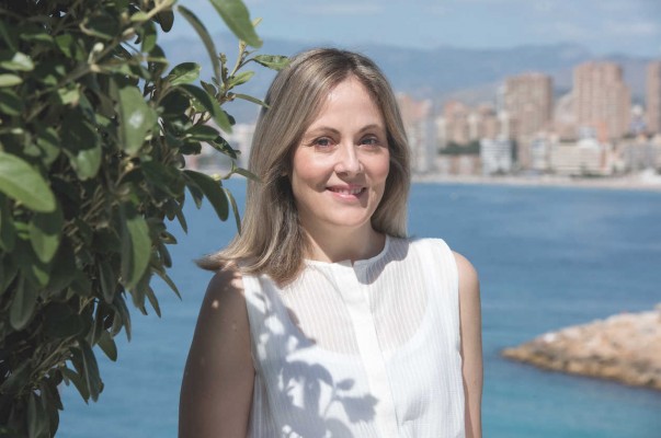 Emma Navarro: «El tren de la costa reforzaría la competitividad de la Comunitat»