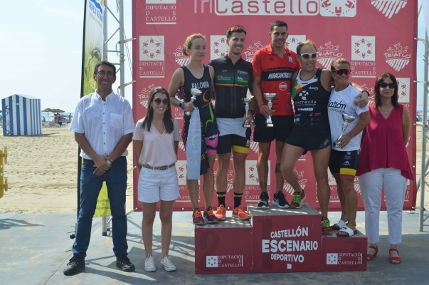 El argentino Emiliano Ponce y la filipina Kim Kilgroe vencen en la VI Triatlón Sprint de Orpesa