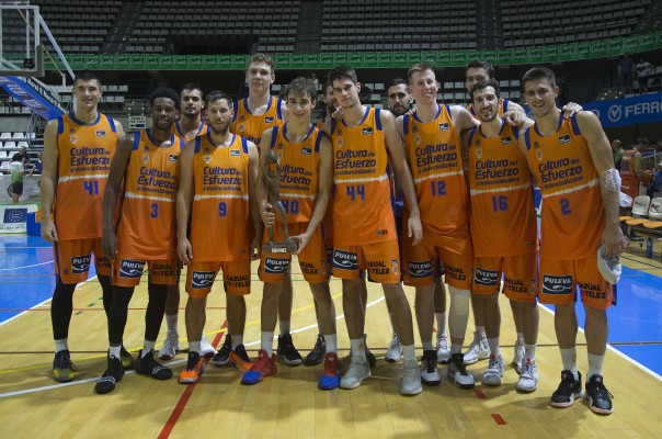Valencia Basket arrolla al Tau Castelló en su estreno en la pretemporada