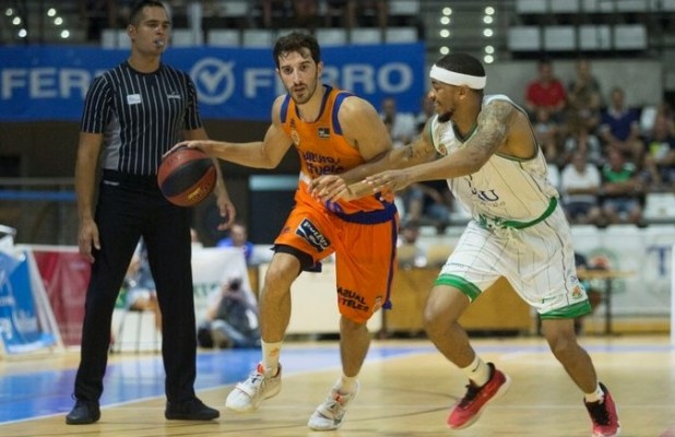 Valencia Basket arrolla al Tau Castelló en su estreno en la pretemporada