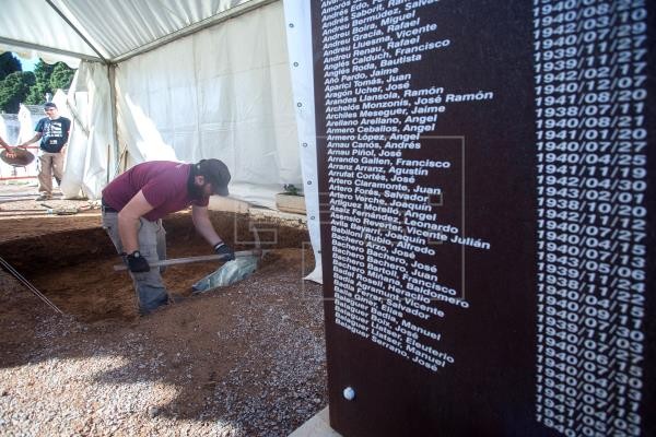 Castelló certifica que las exhumaciones permitirán identificar 14 restos de las víctimas del franquismo