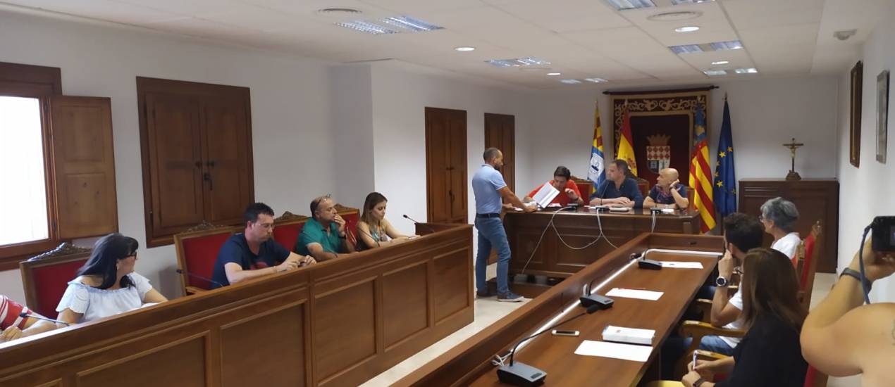 El dimitido alcalde socialista de La Vilavella no asiste al primer pleno de la legislatura