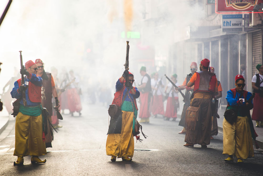 Prevén una rebaja en el precio de la pólvora para las fiestas de Moros y Cristianos en un mes
