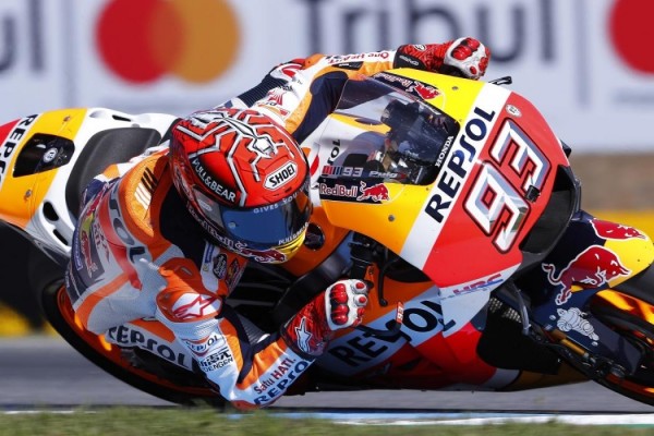 Marc Márquez se impone con autoridad
