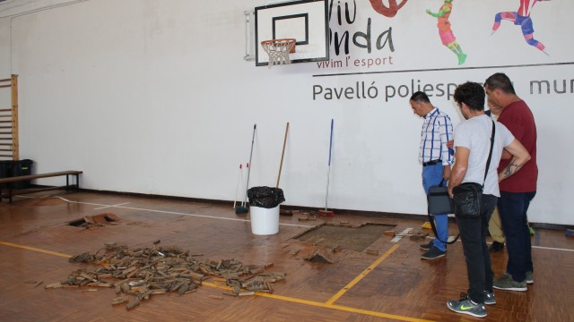 Onda trabaja para reparar los desperfectos en los pabellones deportivos tras el temporal de lluvias