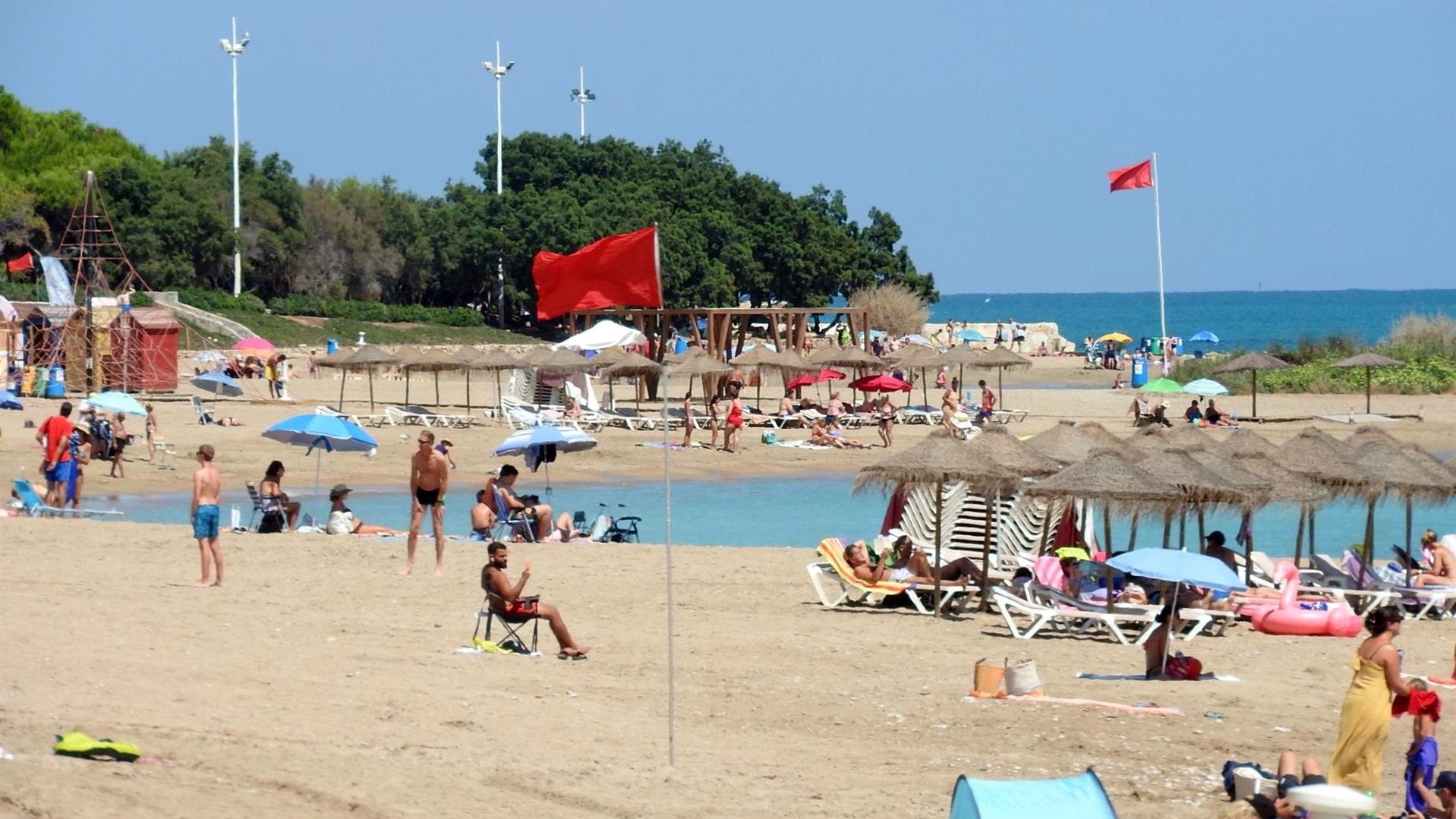 Vinaròs cierra temporalmente cinco playas por niveles elevados de e-coli