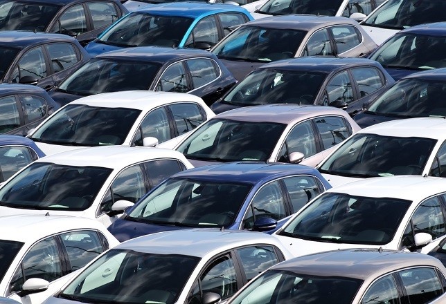 Peugeot, Renault, Citroën, BMW y Mercedes-Benz copan el 41% del parque de automóviles en España