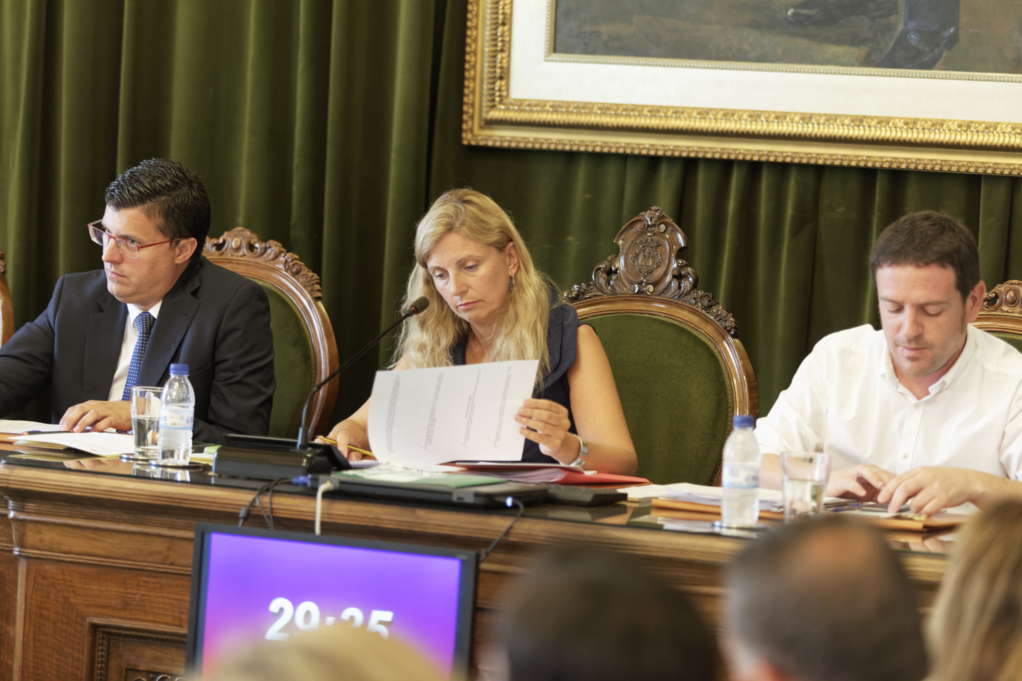 Los deberes del Acord de Fadrell: Plan General, IBI de la Iglesia, edificio de Borrull y Cruz de los Caídos