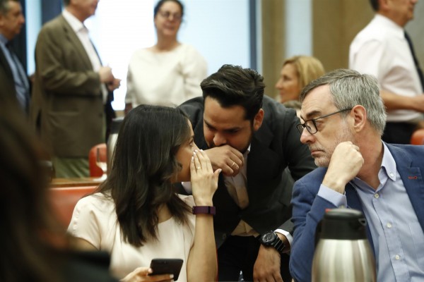 Ciudadanos y Vox insisten en su rechazo a formar 'España Suma' con el PP