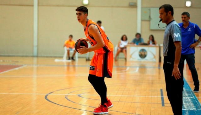 Josep Puerto adelanta su incorporación al trabajo del TAU y podría jugar ante el Valencia Basket