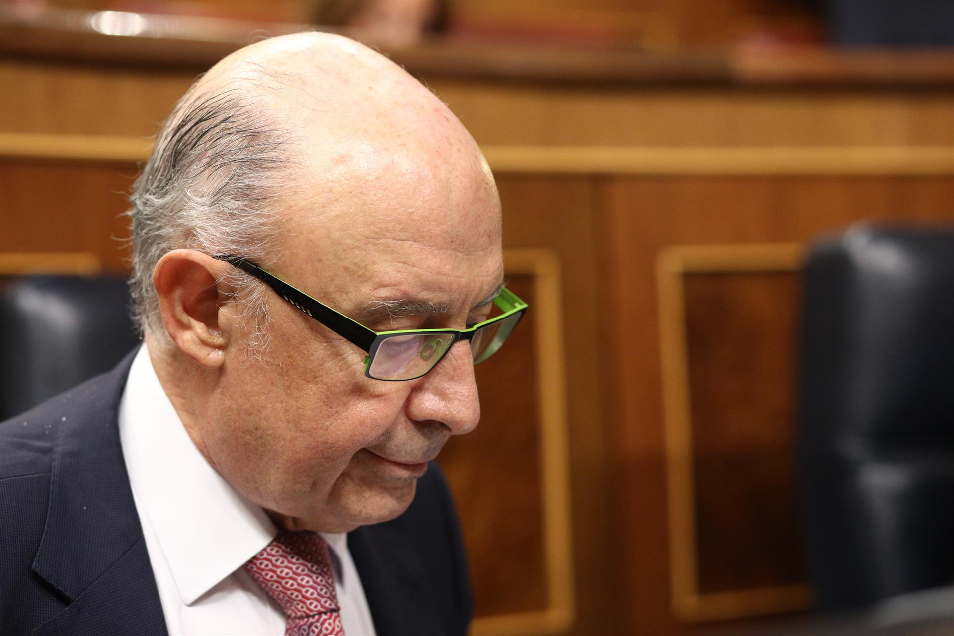 Los ministerios económicos de Rajoy 'ocultaron' al Tribunal de Cuentas el 59% de incidencias en contratos públicos