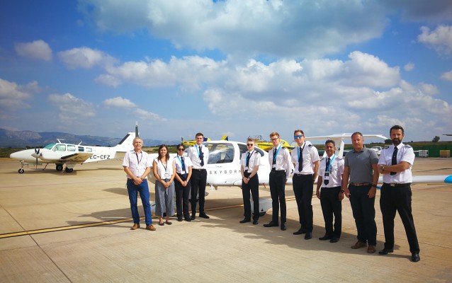 Skyborne aterriza en el aeropuerto de Castellón y prevé formar a 120 pilotos al año dentro de tres