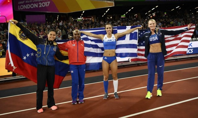 Stefanidi prolonga su reinado en pértiga
