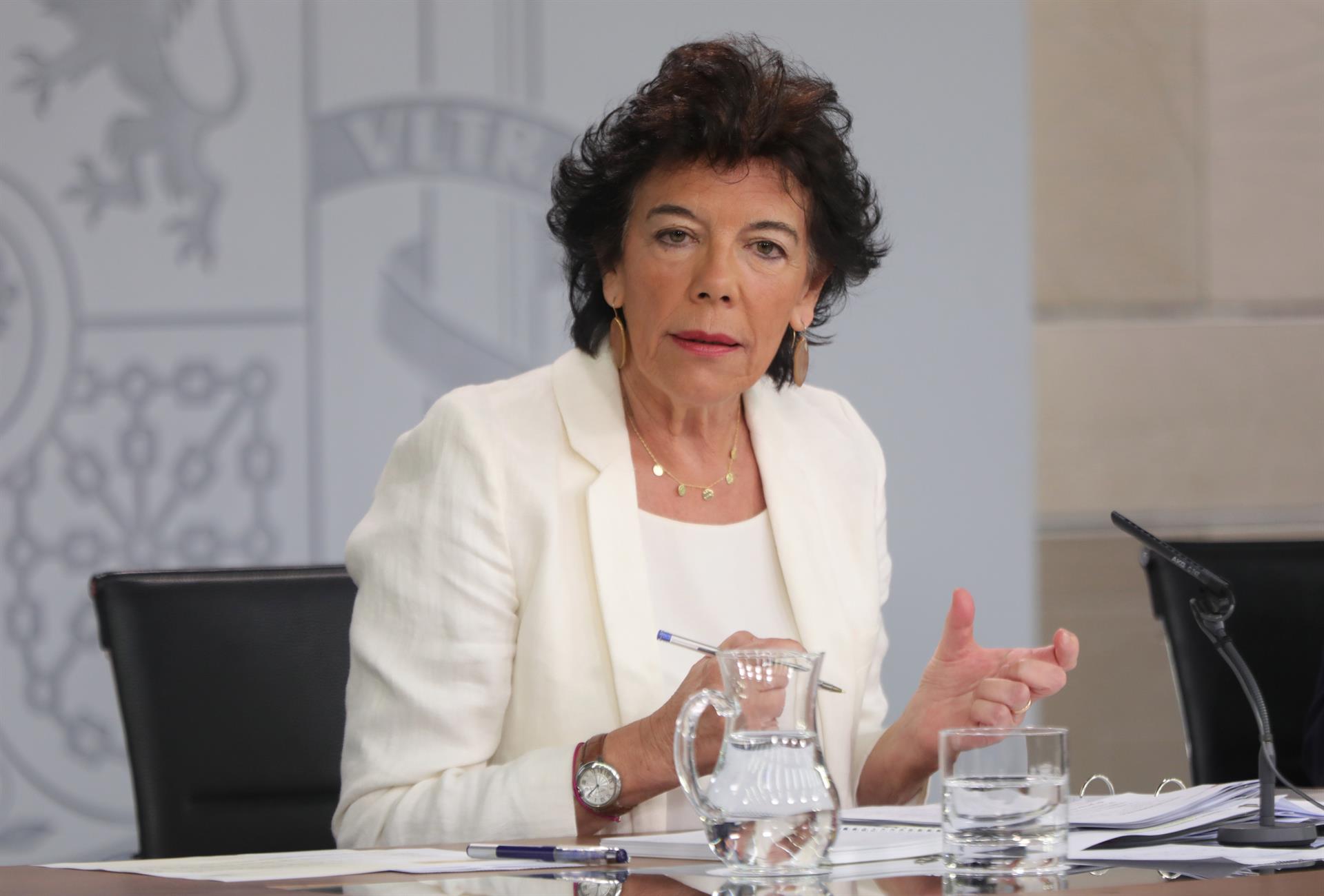  Sánchez pospone a septiembre los contactos con Iglesias e insiste en pactar un programa político