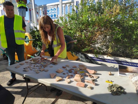 Monedas de los 50, cerámicas del siglo XV... Benidorm destapa los secretos de su castillo