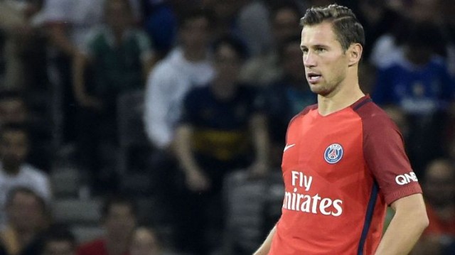 El PSG trata de vender a Krychowiak para 'hacer sitio' a Mbappé