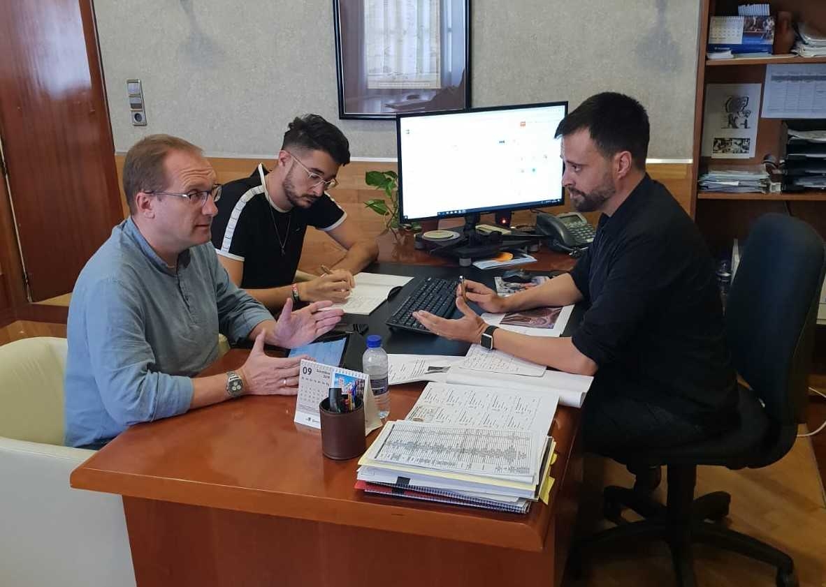 El alcalde de Vinaròs plantea a Blanch medidas para dinamizar el puerto como atractivo turístico 