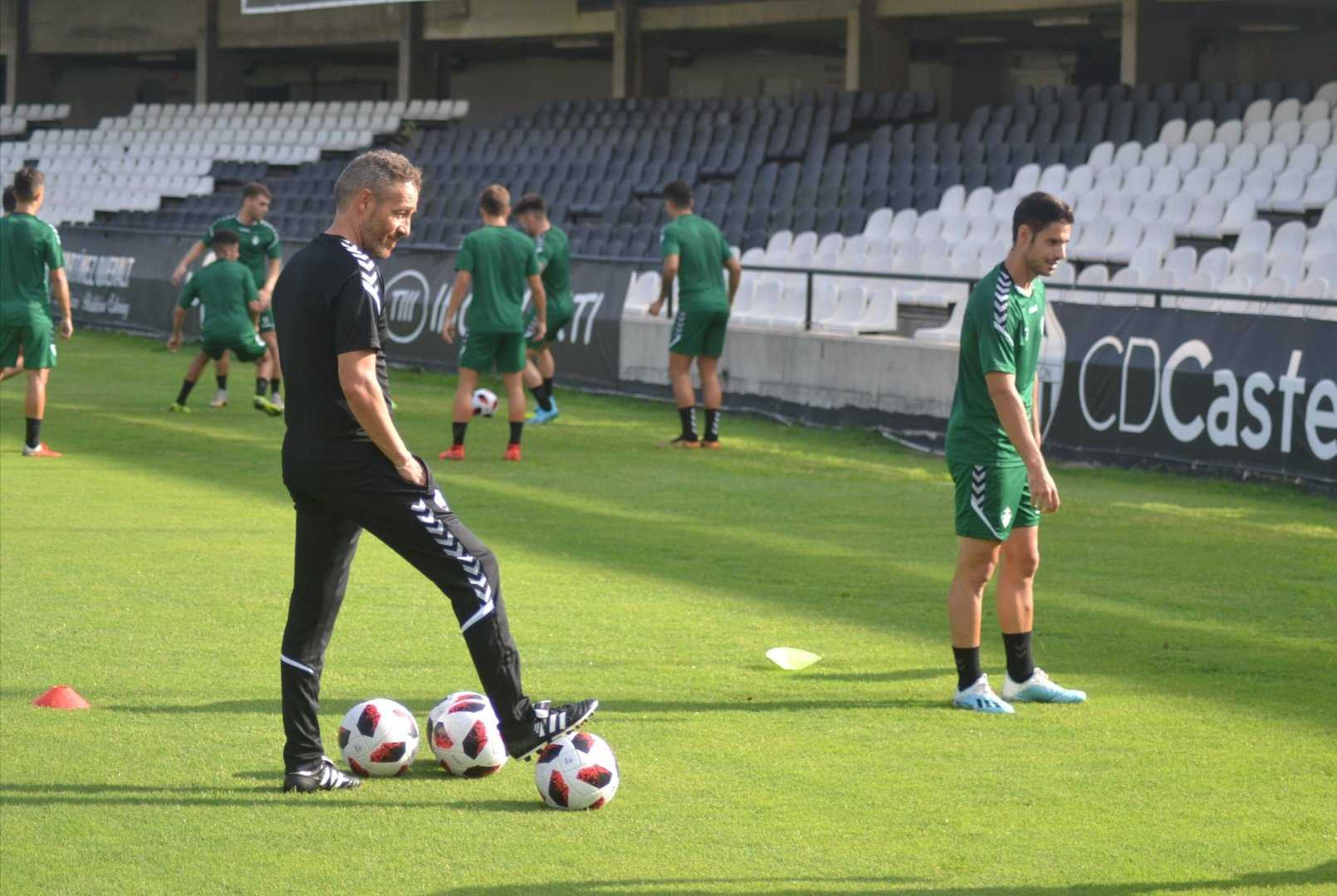 Cano confirma la intención de fichar un delantero para cerrar la plantilla del Castellón