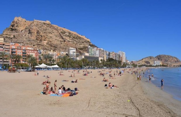 La Comunitat Valenciana, la tercera en ocupación hotelera en julio con la mayor caída de precios