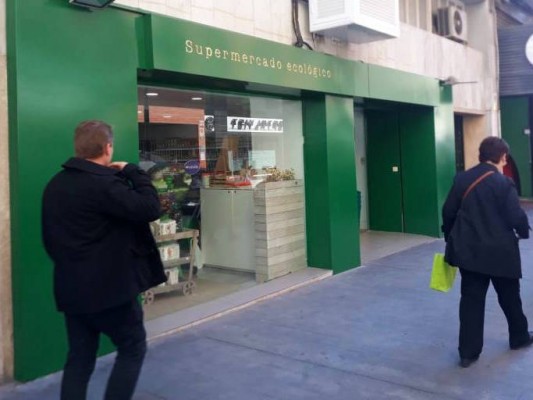 La empresa que compró el súper ecológico del ex dircom de Zaplana se creó dos meses antes