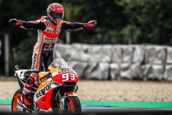 Márquez aumenta su ventaja