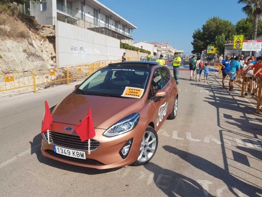 Ford Valsur-Car y el nuevo Ford Fiesta, en el triatlón de Antella