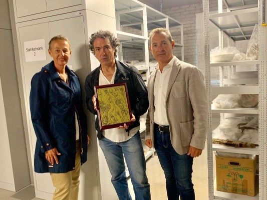 Odisea en Mauthausen: Antonio Camaró y el alcalde de Xirivella rescatan de la censura una obra