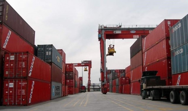  El déficit comercial sube un 0,9% en el primer semestre y alcanza los 14.712 millones