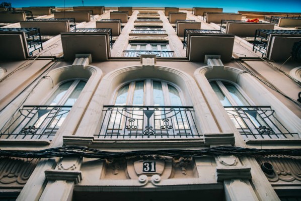 Turismo aboga por la concienciación contra los apartamentos ilegales en la Comunitat