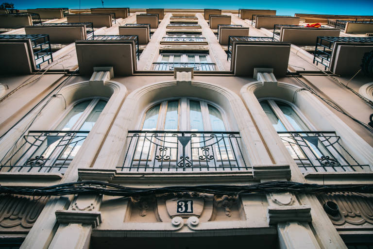 Turismo aboga por la concienciación contra los apartamentos ilegales en la Comunitat