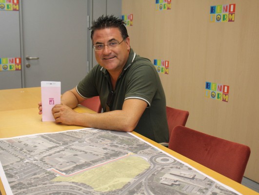 Benidorm crea otro parking disuasorio y trípticos informativos para los turistas